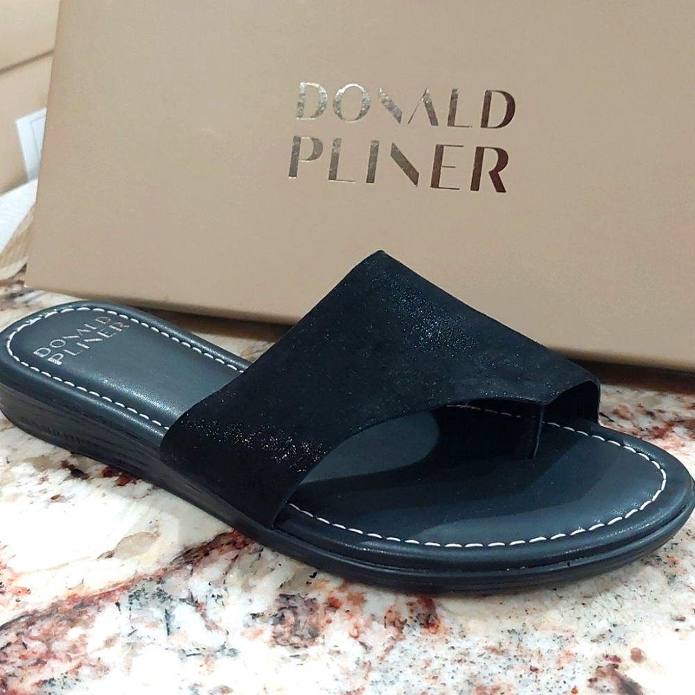 Donald Pliner Comfort Flat Sandals NWT in Org. BOX